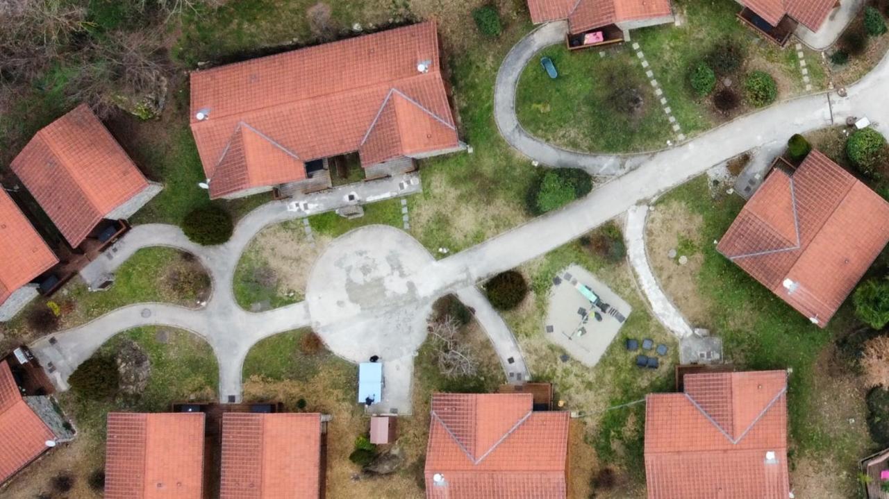 Le Hameau Du Comte De Foix Aparthotel Mercus-Garrabet Bagian luar foto