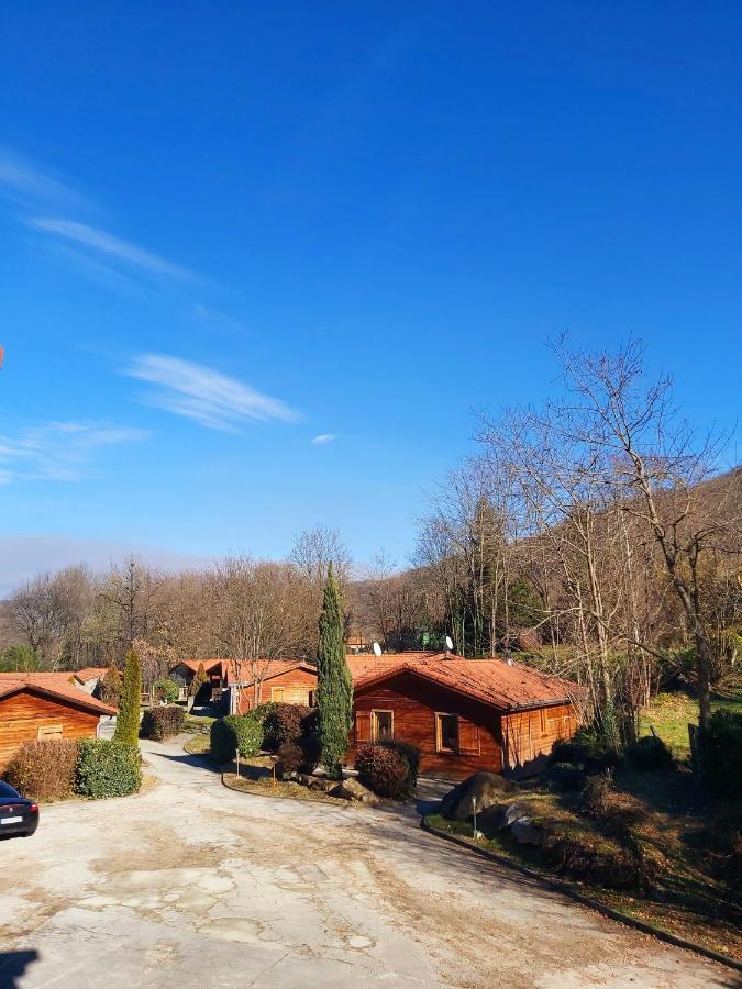 Le Hameau Du Comte De Foix Aparthotel Mercus-Garrabet Bagian luar foto